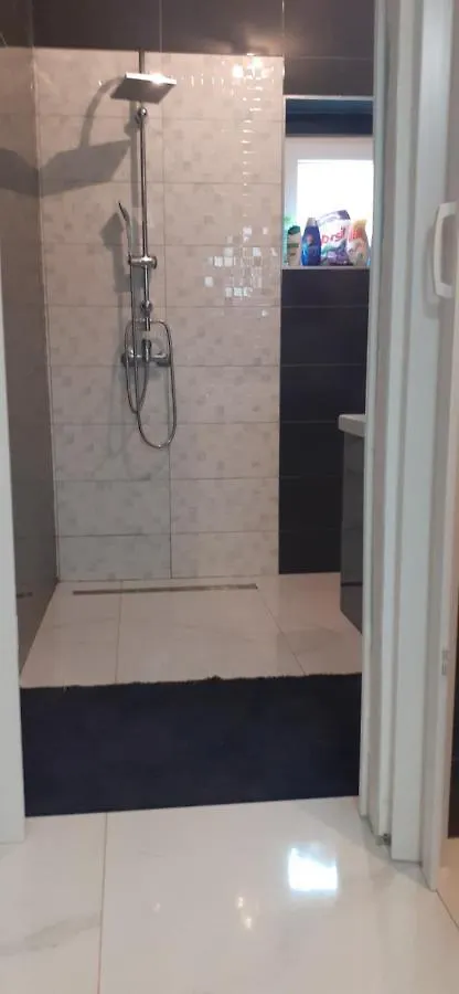 Apartman Micha-el Obrovac 0*,